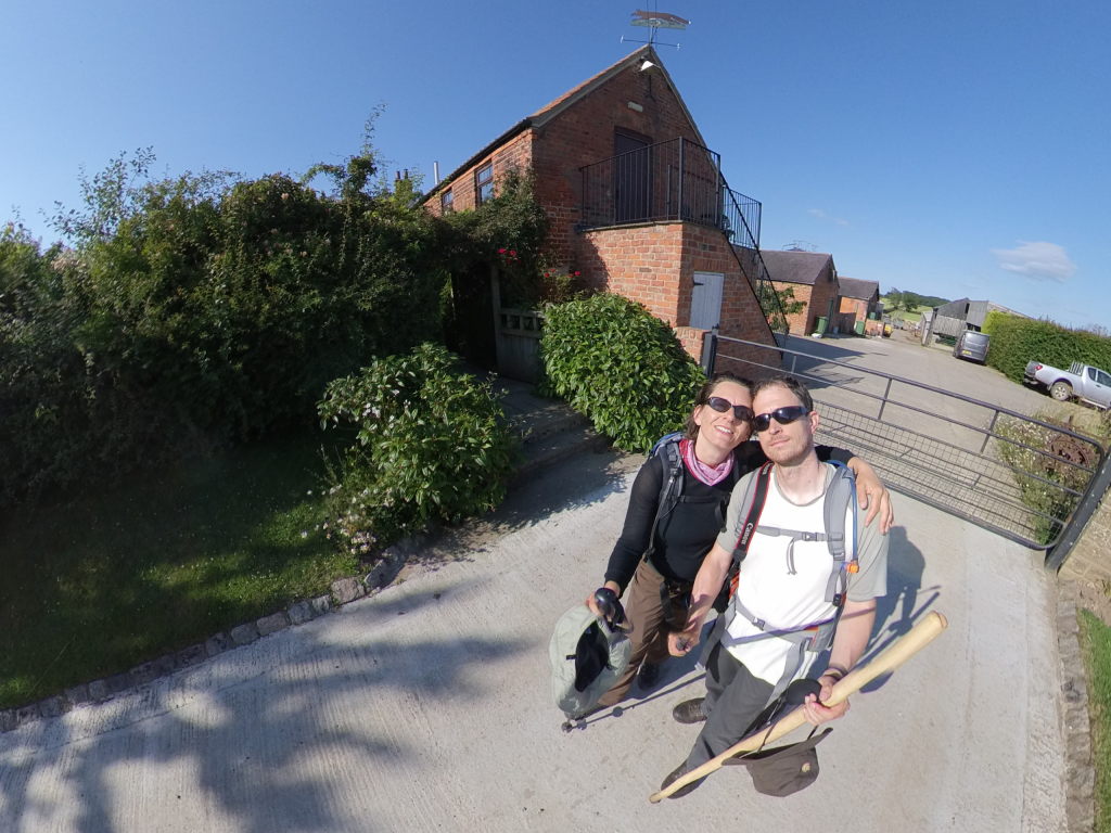 Manu & Markus vor der Lovesome Hill Farm