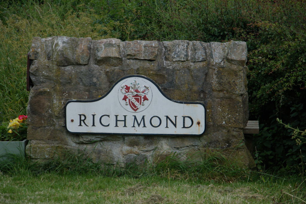 A stone wall with the word Richmond on the front