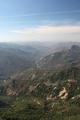 Blick Richtung entlang des Highway 198 und des Kaweah Rivers